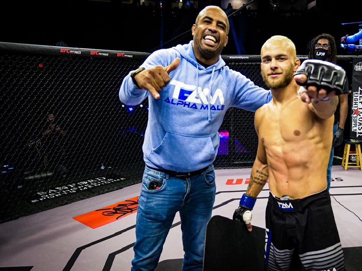 Invicto no MMA, <a href="/AllanBegosso/">Allan Begosso</a> exalta boa fase no <a href="/LFAfighting/">LFA</a> e sonha com ida para o UFC: ‘Minha hora vai chegar’ tatame.com.br/2021/05/invict… #LFA #UFC