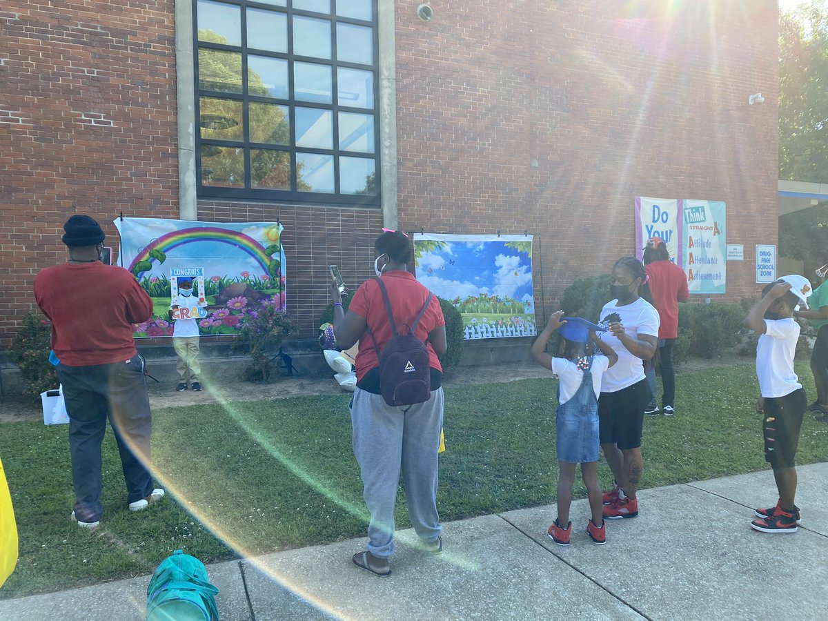 OrtegaSlaterES's tweet image. Enjoying kindergarten graduation! #slaterwhereitsgreater #slaterkindergartengraduation