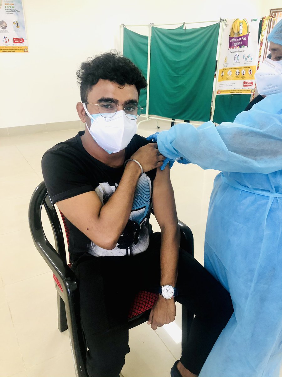 real_sidd's tweet photo. Done with my first dose. 

Please get yourself vaccinated as soon as it’s available &amp; possible. 

Stay safe everyone. This shall too pass. 🙏🏻 

#CovidVaccineIndia #Andaman
#AndamanFightsCOVID19 https://t.co/SUpXjRiLZ5