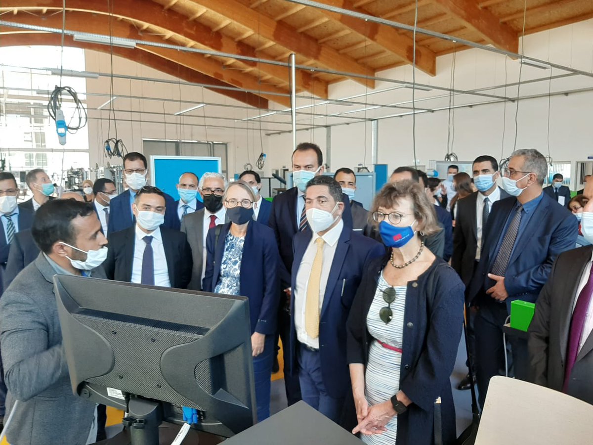 AmbUEauMaroc's tweet photo. Heureuse d'avoir visité, avec @Saaid_Amzazi et @HeleneLeGal l'institut de formation aux métiers de Energies renouvelables et de l’Efficacité énergétique #IFMEREE à #Tanger. avec #Oujda et #Ouarzazate, ces instituts sont soutenus par @UE_au_Maroc l'@AFD_France et la GIZ 1/4 https://t.co/HudLhi8JJM