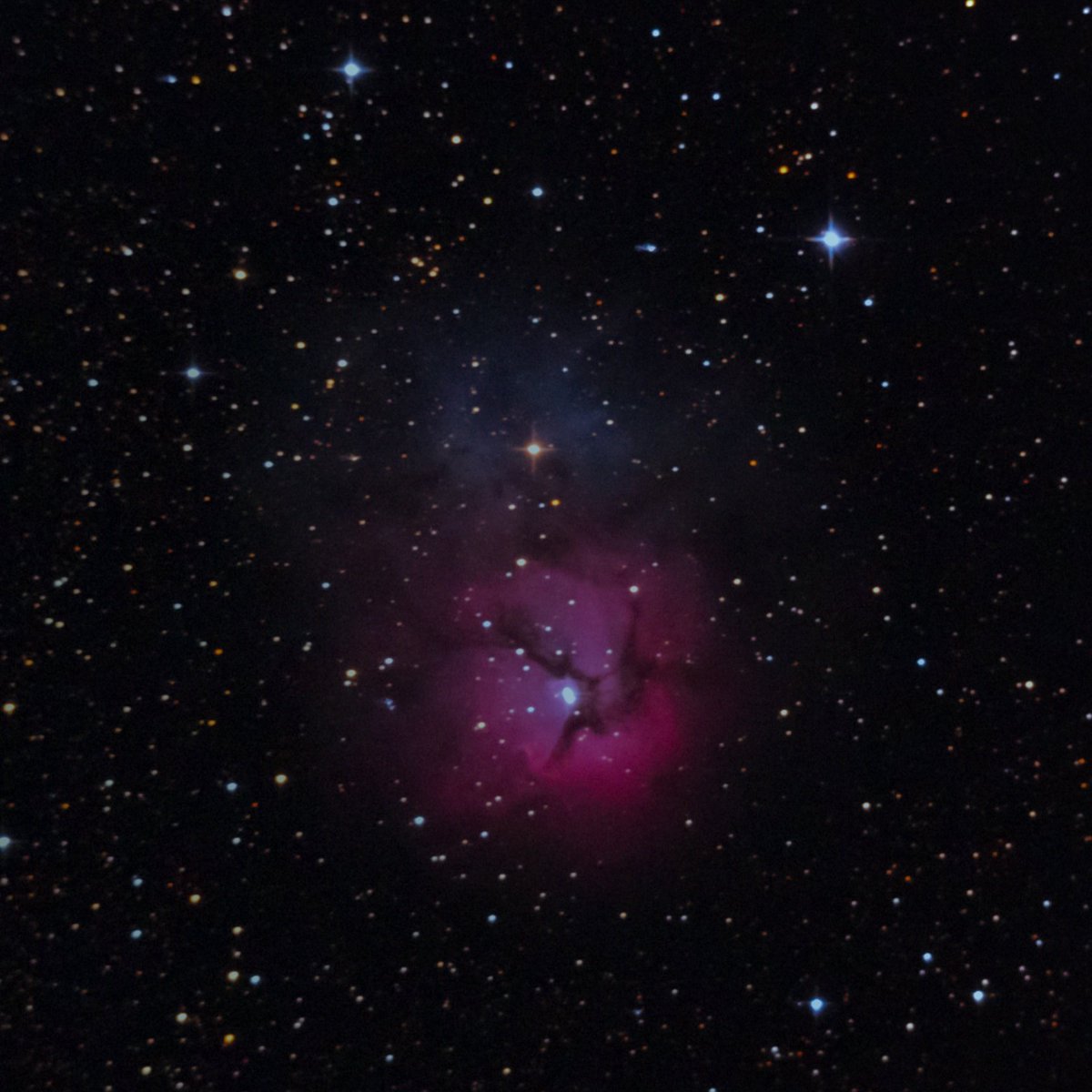 qqcandy9999's tweet photo. 2021_05/16
M20 _Trifid Nebula

Mount : EXOS2GT
Telescope : GSONT8
Camera : Fujifilm X-T10 EVIL

Light : 30s*30_ISO 800
Flat : Flataide
Dark : 30s*10_ISO 800
No bias 
Effective Focal Length : 1200mm

Kaohsiung City,Taiwan

#astrophotography #photography #messier #messier20 #ngc https://t.co/GGk8vYkctc
