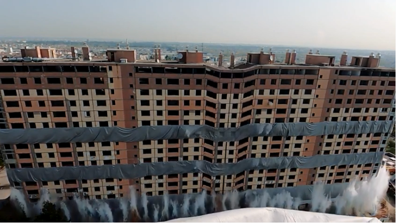 Memoire2cite's tweet photo. 69 VENISSIEUX LES MINGUETTES @ Découvrez ou redécouvrez la vidéo du très beau chantier de Monmousseau ! #Cardem #vidéo #explosion #BTP #travaux https://t.co/oCUxggnRiu https://t.co/2d5SpDp2in