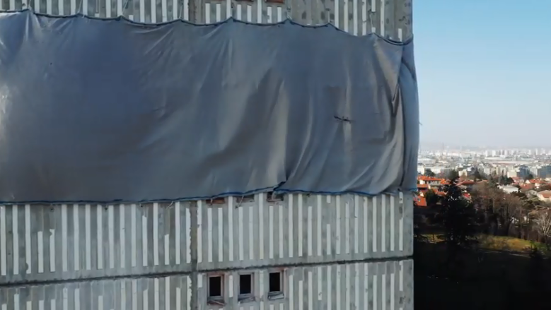 Memoire2cite's tweet photo. 69 VENISSIEUX LES MINGUETTES @ CARDEM  Découvrez ou redécouvrez la vidéo du très beau chantier de Monmousseau ! #Cardem #vidéo #explosion #BTP #travaux https://t.co/oCUxggnRiu https://t.co/tFR4wbF1Ql