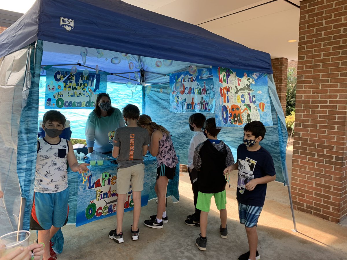 The crowds are here, and the <a href="/MPE_Mustangs/">Mountain Park ES</a> Lemonade War is on!!!! #mpesem