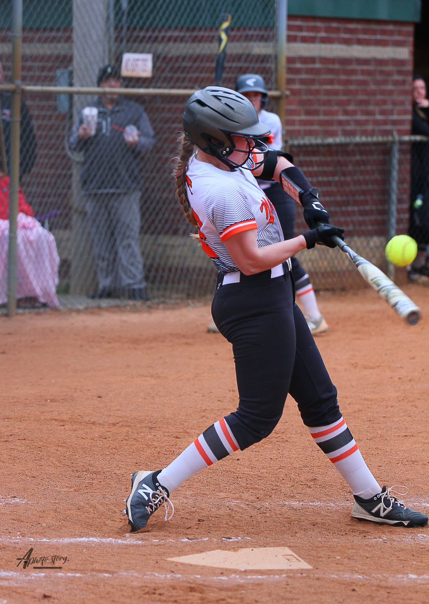 SoftballNewport's tweet photo. 🏆 2️⃣0️⃣2️⃣1️⃣ Greyhound Softball Postseason Awards‼️ 

🥎OFFENSIVE PLAYER OF THE YEAR-  (Jr.) Abbie Nation https://t.co/NwzUV2brwd