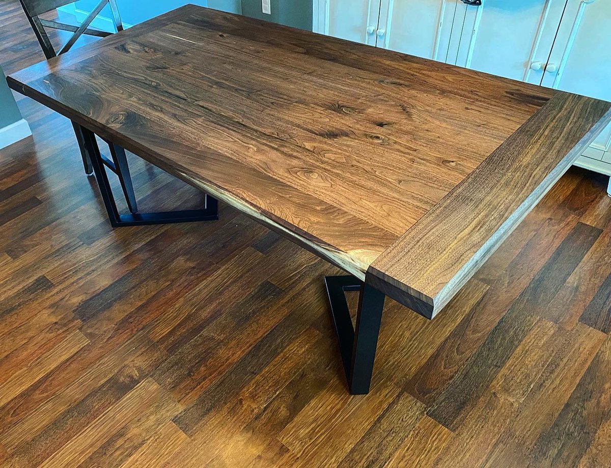broodude's tweet photo. No more Twitter crop! Table I finished a couple weeks ago. Real happy with the turn out. Check out my work on my Instagram https://t.co/IS8sfgBkrf https://t.co/3F99WsGTcF