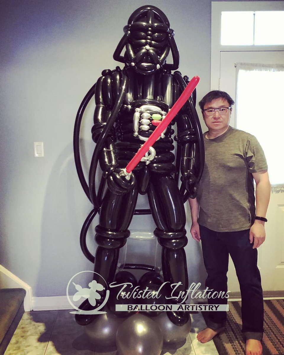 I got to stop making #balloonSculpture that is too big to fit in my studio 😅. #DarthVader #StarWars #Balloons #TorontoBalloon