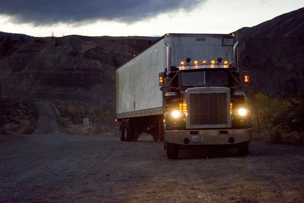 The Guilherme Afton Peterbilt 359 Exhd 1984 In Movie Joy Ride 2 08 T Co Azcs3ie8mg Twitter The Guilherme Afton Peterbilt 359 Exhd 1984 In Movie Joy Ride 2 08 T Co Azcs3ie8mg Twitter