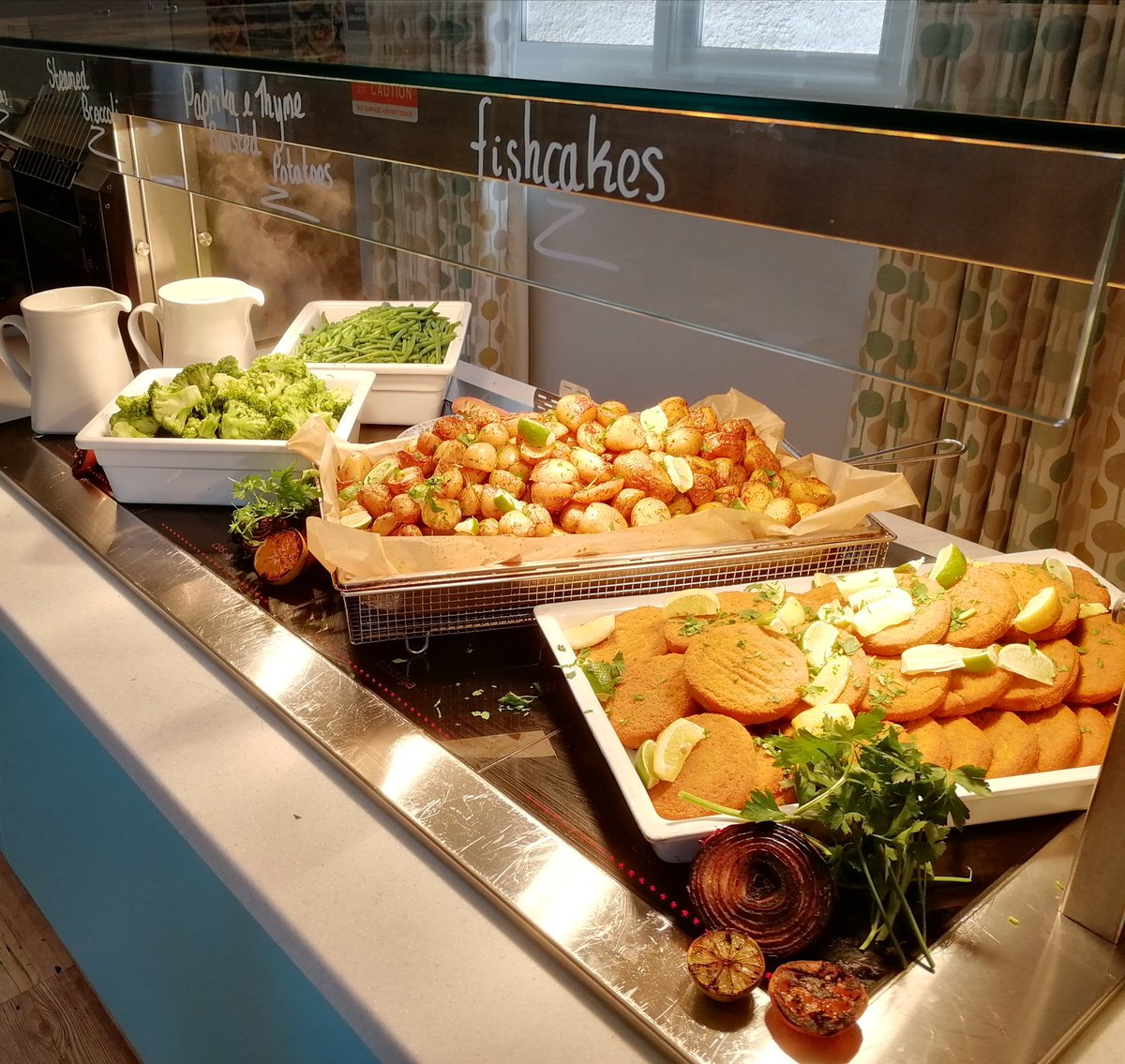 Andy Rowe tweet media