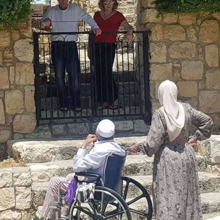 sheikhzaid911's tweet photo. A Palestinian couple looking at the house that was taken from them in 1947 is now occupied by a Jewish couple.💔
#GazzaUnderAttack https://t.co/hnGy1fKLKY