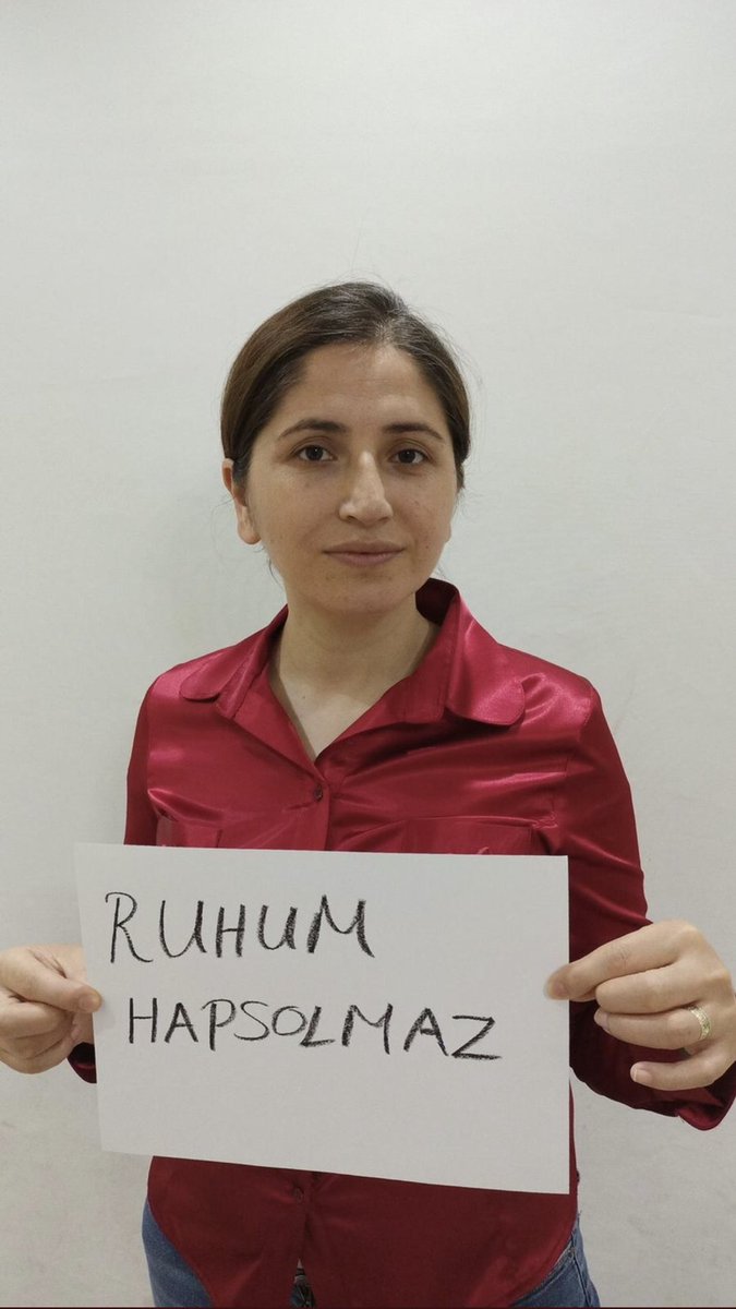 Aujourd’hui <a href="/AvciSumeyya/">Sümeyya 🅰️VCI</a> a été détenu par la police turc pour avoir défendu la liberté d'expression. 
<a href="/ArianeBonzon/">Ariane Bonzon</a> @Aufildubosphore 
#SümeyyaAvcıYalnızDeğildir