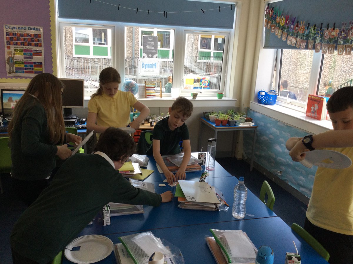 MrsGillespie6's tweet photo. Primary 5 had a wonderful time learning about lots of jobs related to STEM. We used problem solving skills when creating our paper plate towers. @KnightsridgePr1  @SmartSTEMs https://t.co/L7Q9WRki3R
