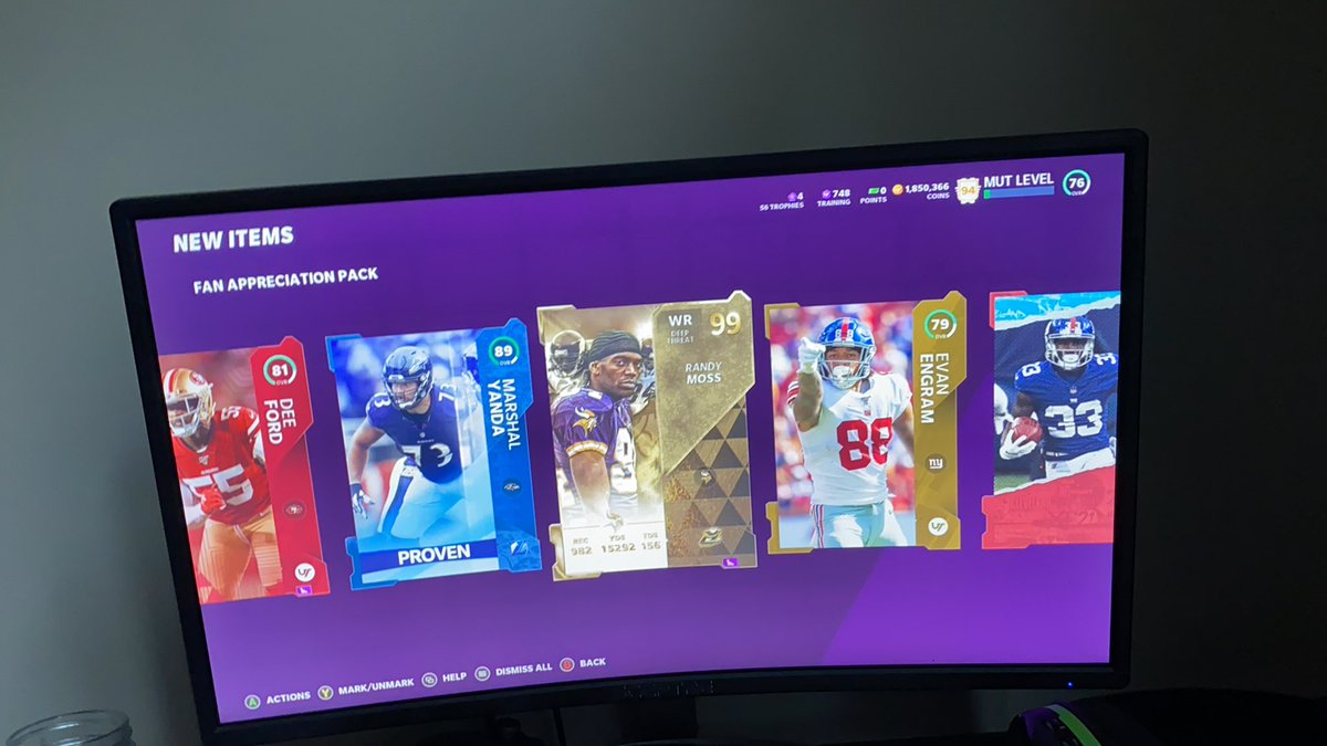 Matthew82303979's tweet photo. @Zirksee @Scomo843 @TheActualCC @MazeGC  2nd pack!!! https://t.co/eHBjBzYcOM