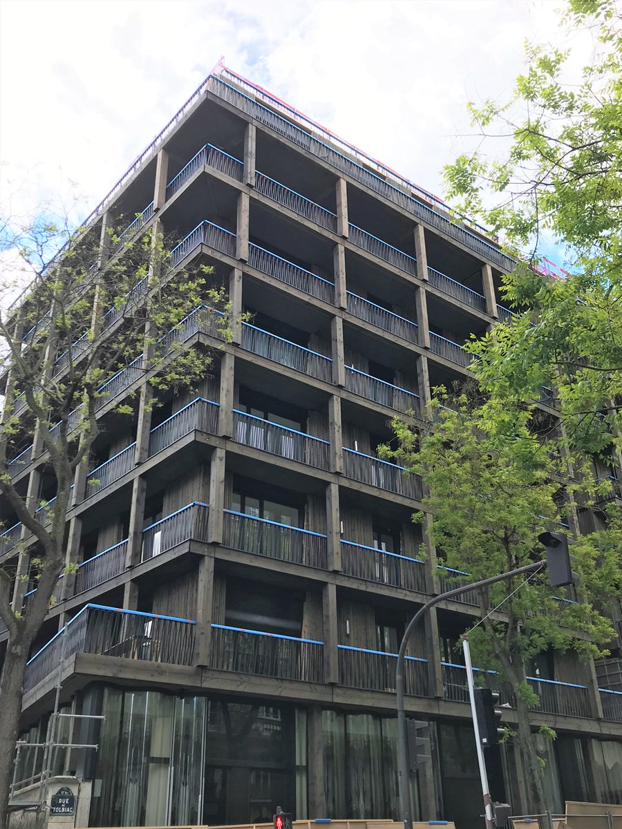 La_CPCU's tweet photo. 80 logements de plus et des commerces raccordés au réseau de chaleur de Paris !
La CPCU a mis en service la fourniture de 🔥#chaleur pour un nouveau bâtiment @Emerige, conçu sur une structure mixte béton-#bois et agrémenté de terrasses végétalisées partagées. #ChaleurDurable #EnR https://t.co/zfLysitfst