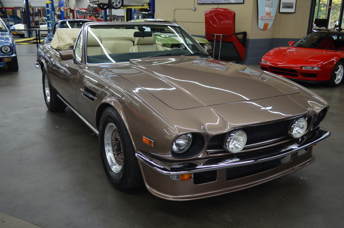 AutosportDesign's tweet image. New Inventory - 1989 Aston Martin V8 Volante conta.cc/3eWwpoR