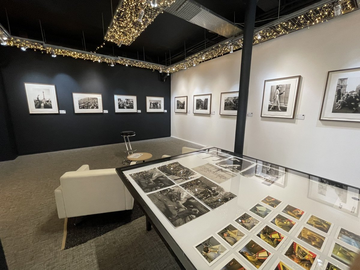 EnGourmand's tweet photo. Yan Morvanの写真展にお邪魔した。今回はプラチナプリントでの展示。ヤンにも会えたし。日本大好き。日本人はすごいと讃えられてしまった。チバクローム2点。
#yanmorvan #プラチナプリント #チバクローム https://t.co/fdZZ17Tz9k