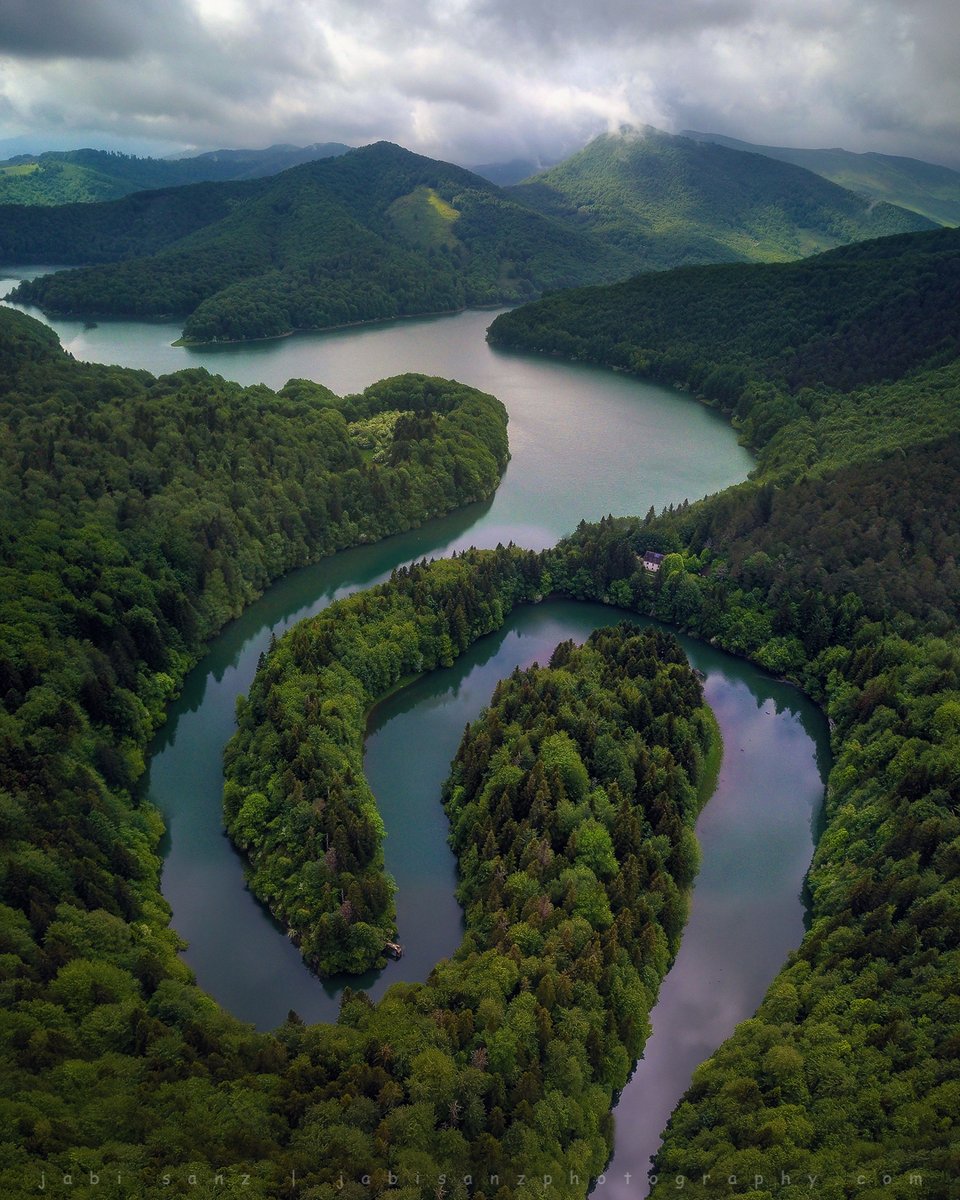 SanzJabi's tweet photo. The serpent of Irati
The forest of Navarra are dressed in green from April onwards, creating fairy tale landscapes #NFTCommunity #nftcollector #NFTartist #NFTmarketplace #cryptoart #dji #drone #NFT #cryptoartist #NFTs #NFTCommunity #nftart #nftcollectors #NFTartist vertical shot https://t.co/UYXmpGyG22