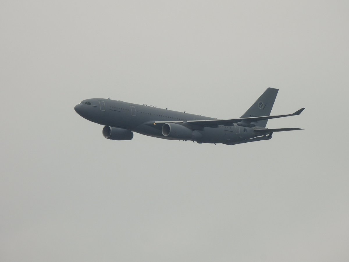 EHEH_Spotter's tweet photo. ๐ณ๐ฑMultinational MRTT Fleet Airbus A330-243MRTT (T-057, #480C43) as flight #MMF99 (initial approach fix 1500feet -->overhead --> break) ๐ง๏ธ
#NLspot #NoSun :-( #garden https://t.co/GuAMHjpDQC