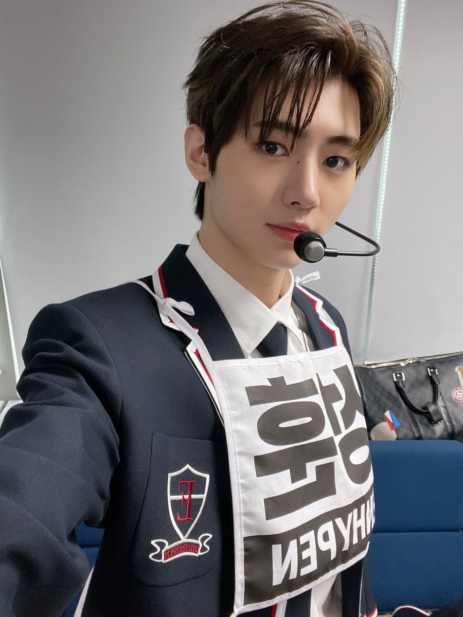 SunghoonMexico's tweet photo. [📷] Twitter 210518

A Engene realmente le gustó este peinado 🔥

#ENHYPEN #ENGENE #SUNGHOON
@ENHYPEN_members
© SUNGHOON MÉXICO https://t.co/MdRyHFVe0W