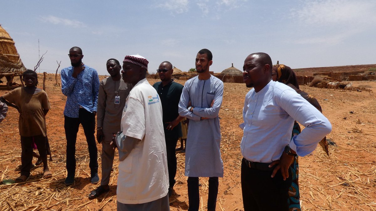 Cassani_Niger's tweet photo. #Making_Off_Spots_CASSANI
Retour en images sur le #Making_off des spots vidéos de la campagne de sensibilisation sur la santé animale. Nos équipes étaient à pied d'œuvre de même que les habitants de #Bougoum qui ont été ravis du choix de leur localité pour le tournage. https://t.co/cgOTHMauxo