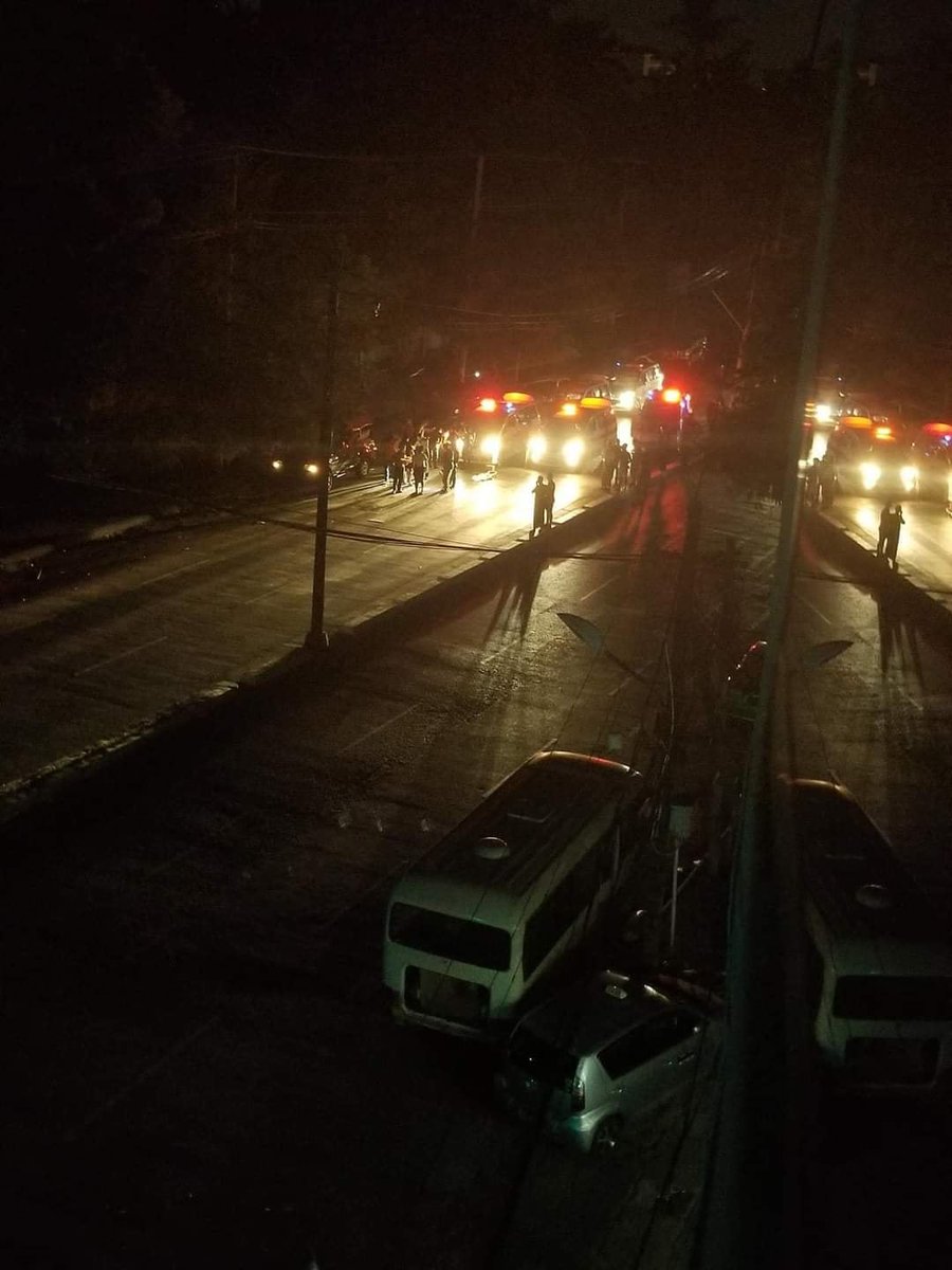 IrrawaddyNews's tweet photo. Two explosions went off a few minutes apart outside a high school near the UN office in #Yangon’s Tamwe Township on Wednesday night; some injuries were  initially reported.

#WhatsHappeningInMyanmar https://t.co/L8G8n4O4bs