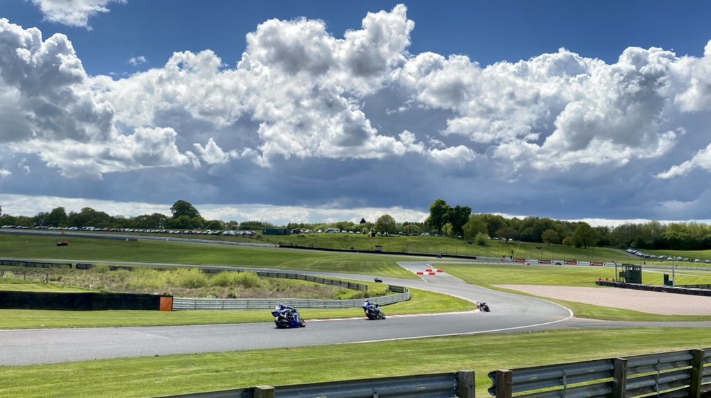 LaurieJones46's tweet photo. Gorgeous day for it βοΈ @Oulton_Park @OfficialBSB
#BackatBSB https://t.co/2R31wyKP2d