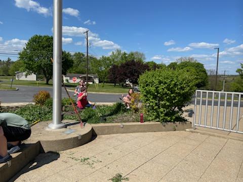 PEPrincipal's tweet photo. So proud of all of the wonderful initiatives our 5th grade student council have developed this year! They were outside working on PE after school yesterday. #PEPridE @POMountiesPOASD https://t.co/yl1AfXhGVc https://t.co/ArYSQmgDon