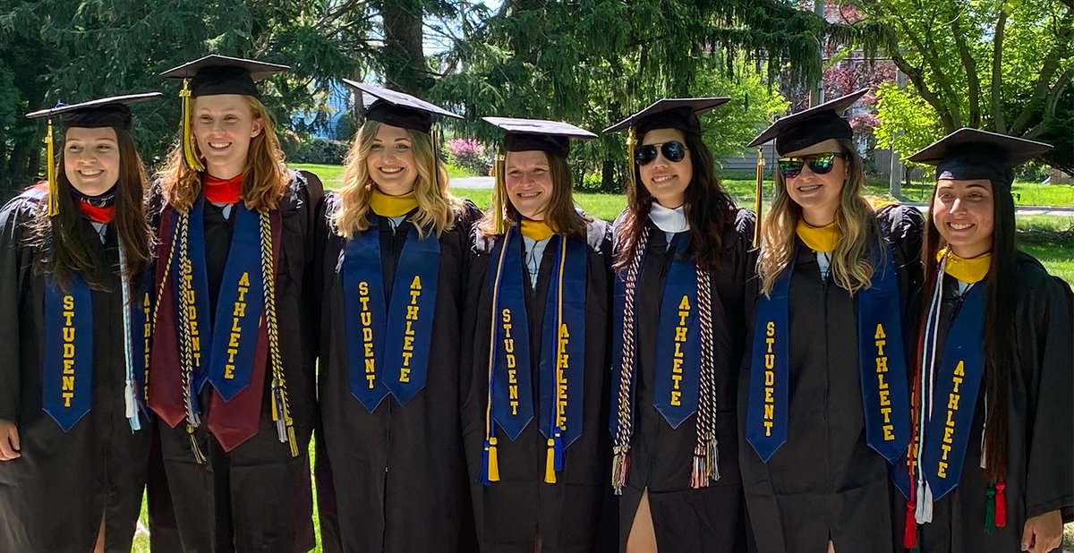 Sending off <a href="/TCNJSoftball/">TCNJ Softball</a>'s senior class with a graduation ceremony before the bus trip to NCAA Regionals! #TCNJ #LionPride #ClassOf2021 #GoodLuckSeniors