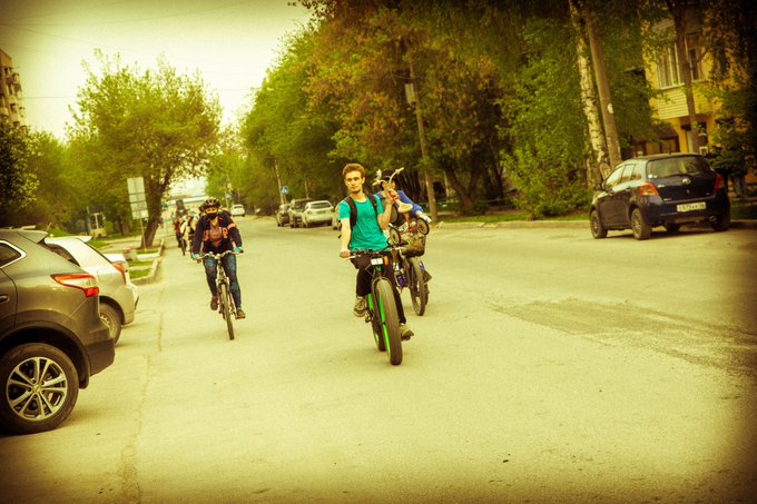 Подъехали фоточки с ретро-велопарада https://t.co/ArrGdyLwlW<a href="/tag/%D0%BC%D0%BE%D0%BD%D1%81%D1%82%D1%80%D0%B0%D1%86%D0%B8%D1%8F2020"class="tags"><span>#монстрация2020</span></a>