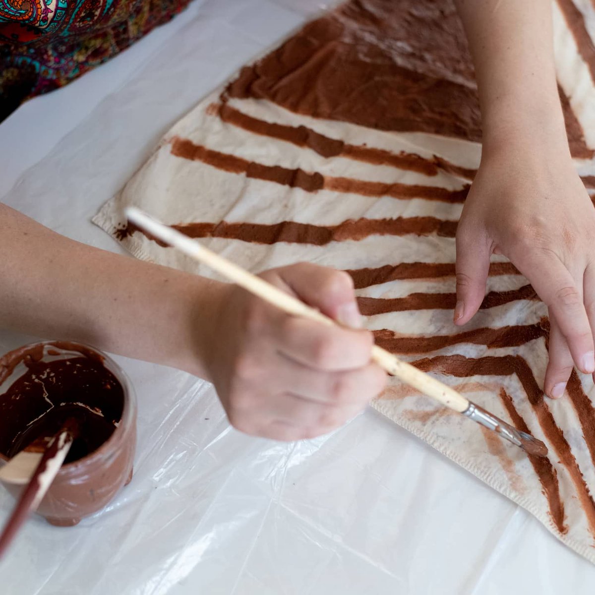 JClarkeTextiles's tweet photo. Did you know I'm teaching two online intermediate textile art classes with @NBCCDLive summer EdVentures? 
Anyone from any location can register for these weekend workshops. Dyeing with Earth Pigments, and Indigo Shibori Dyeing.
Link to sign up! ➡️https://t.co/EYzc96VZDH https://t.co/ikLf7PPr0z