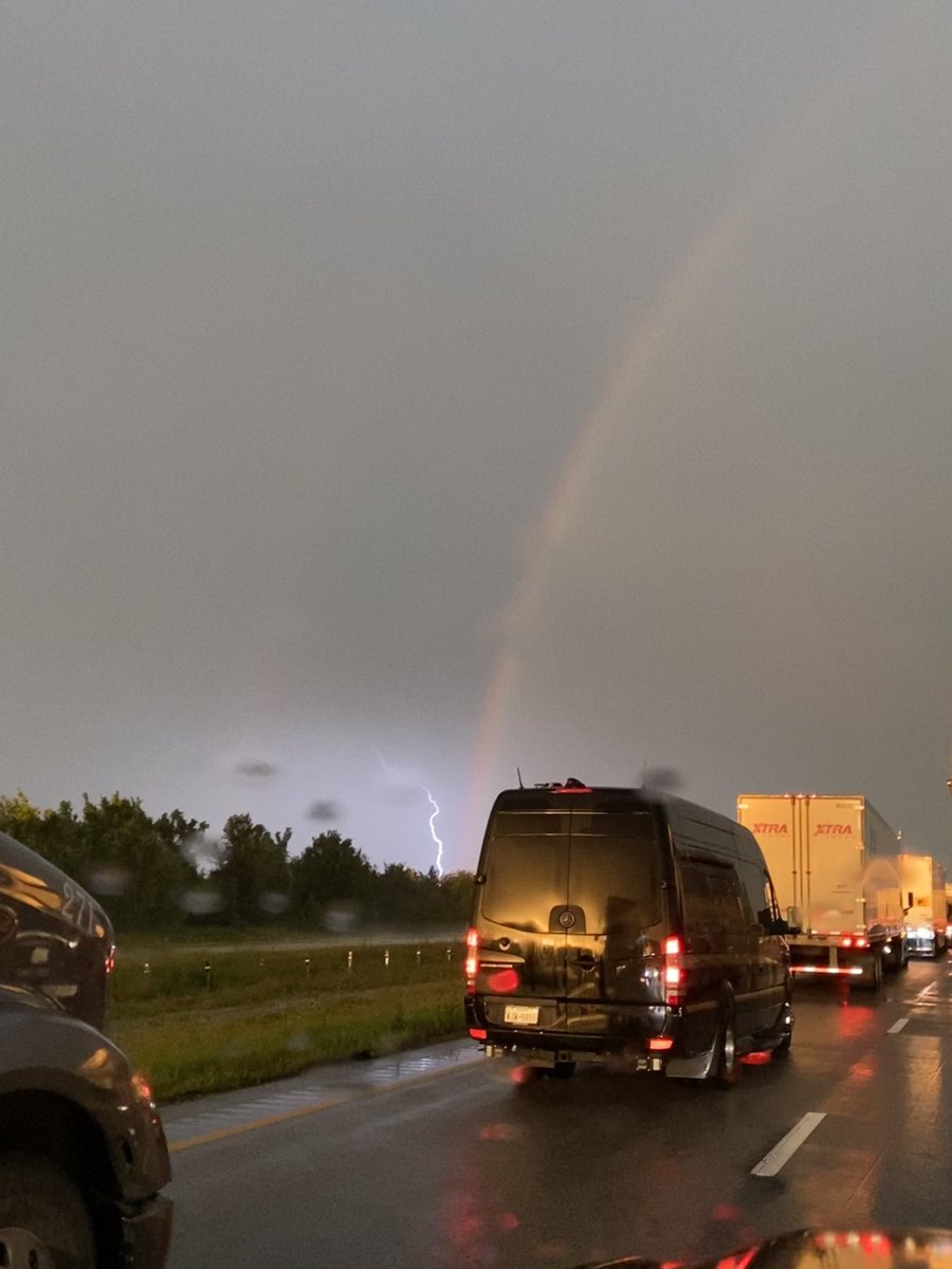 AvaDaGr8's tweet photo. @zackshieldsFOX7 I was stuck on I-10 in Flatonia, for over an hour yesterday, because the water went over the road. I was able to get this awesome pic of a rainbow 🌈 and lightning ⚡️ at the same time! #LightningStrikes #rainbow #flatonia #TexasWeather https://t.co/JWBntOo8tO