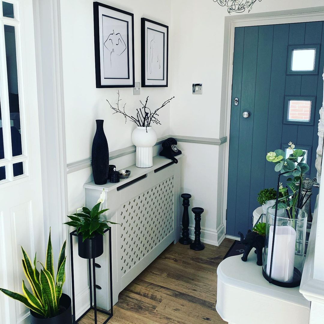 Our Chalky Furniture Paint has been used on this radiator cover in @ the.whitesideoflife 's fresh and light entrance hall in the shade Dusty Morning ♡ 📷@ the.whitesideoflife via Instagram bit.ly/3f2AM1y