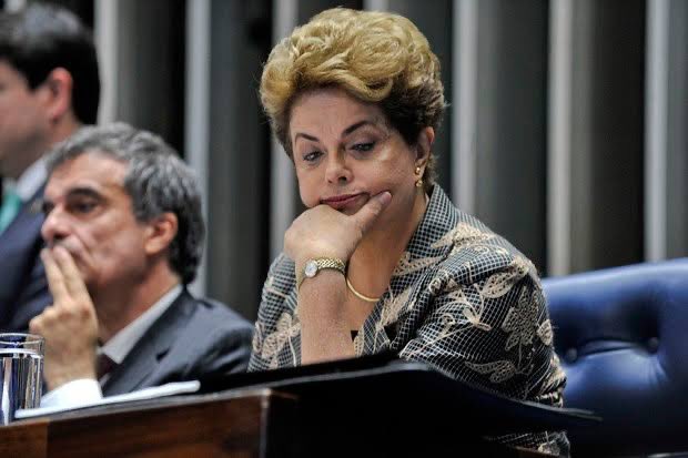 LeviKaique's tweet photo. Bolsonarista no final das conta é tudo uns fraco, né ? 

Dilma passou horas sendo interrogada em 2016 e ficou firme e forte.

Esse povo responde meia dúzia de perguntas e passa mal https://t.co/AKu8wUw7lO