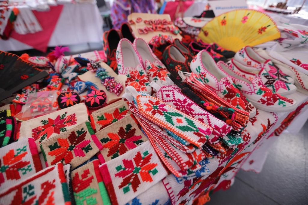 Senadores del PRD on Twitter "Los alebrijes de Oaxaca, el arte huichol