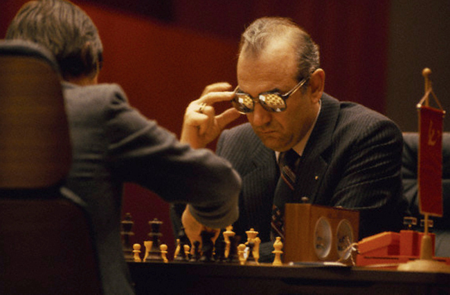 Douglas Griffin on X: Hastings, December 1971. Soviet GMs Viktor Korchnoi  & Anatoly Karpov pose for a photo. They went on to share 1st-2nd place in  the Hastings International, ahead of Mecking