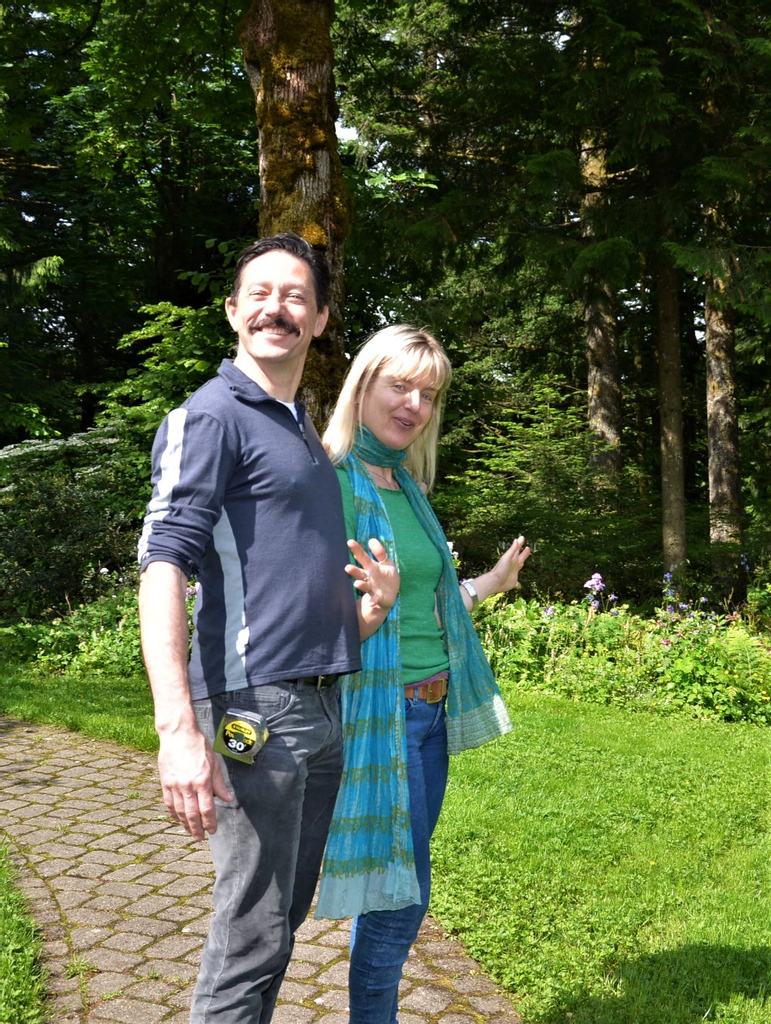 ArciformDesign's tweet image. Today is Joe Hoffman&apos;s anniversary! Some faves:

Color: Farrow &amp;amp; Ball Orangery No.70

Song to relax to: “Full Of Fire” - Al Green

Proudest home project: Transforming a bedroom into a luxury “Arciform style” bath, 100% by me.
#happyanniversary #weloveourteam #projectmgr