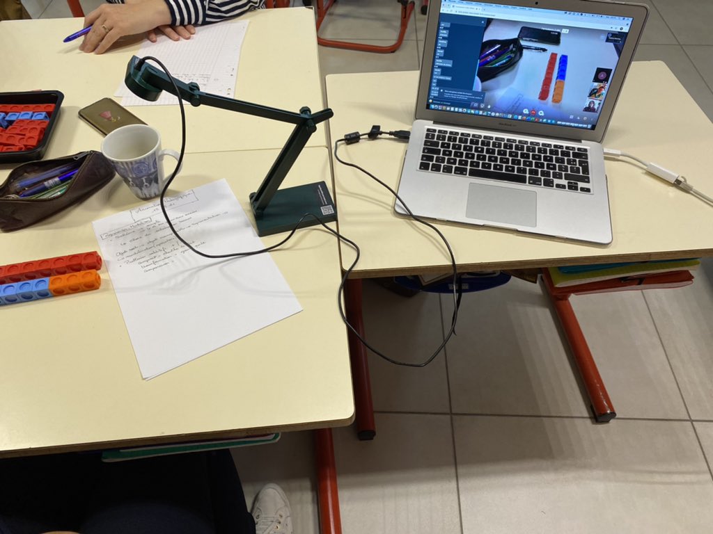 HMontrejeau's tweet photo. Une nouveauté avec la dernière #constellationmaths de l’année : la formation hybride. PE à l’école/PE en distanciel. Manipulations sous le visualiseur et réflexions communes. Accompagner le collectif malgré les contraintes. Réfléchir ensemble à la réussite des élèves en RDP. https://t.co/VOfac9uPM2