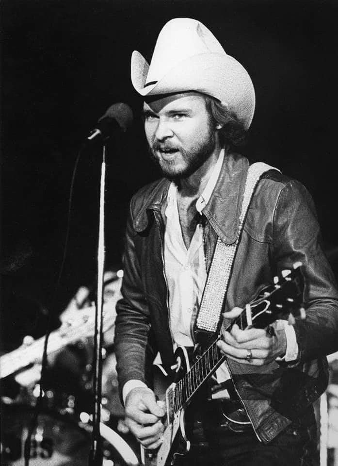   Happy birthday Dusty Hill, born on May 19, 1949,  Dallas, Texas. 