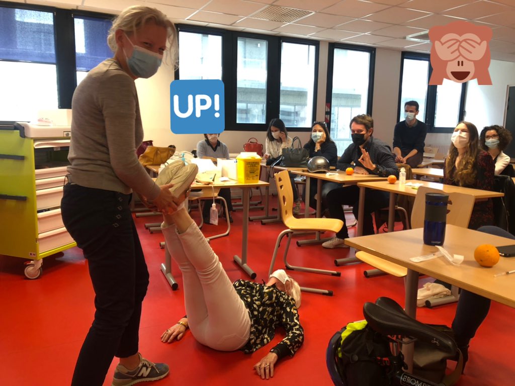 Cette semaine, formations des pharmaciens du GHT44 au geste vaccinal... et aux surprises du patient qui fait son malaise ! 🥴💉 🦠 🏥 Tout le monde est prêt 🤟🏼<a href="/CHUnantes/">CHU de Nantes</a> <a href="/SFPCOfficiel/">SFPC</a> <a href="/ANEPC_PharmClin/">ANEPC</a> @GuillaumeCaro