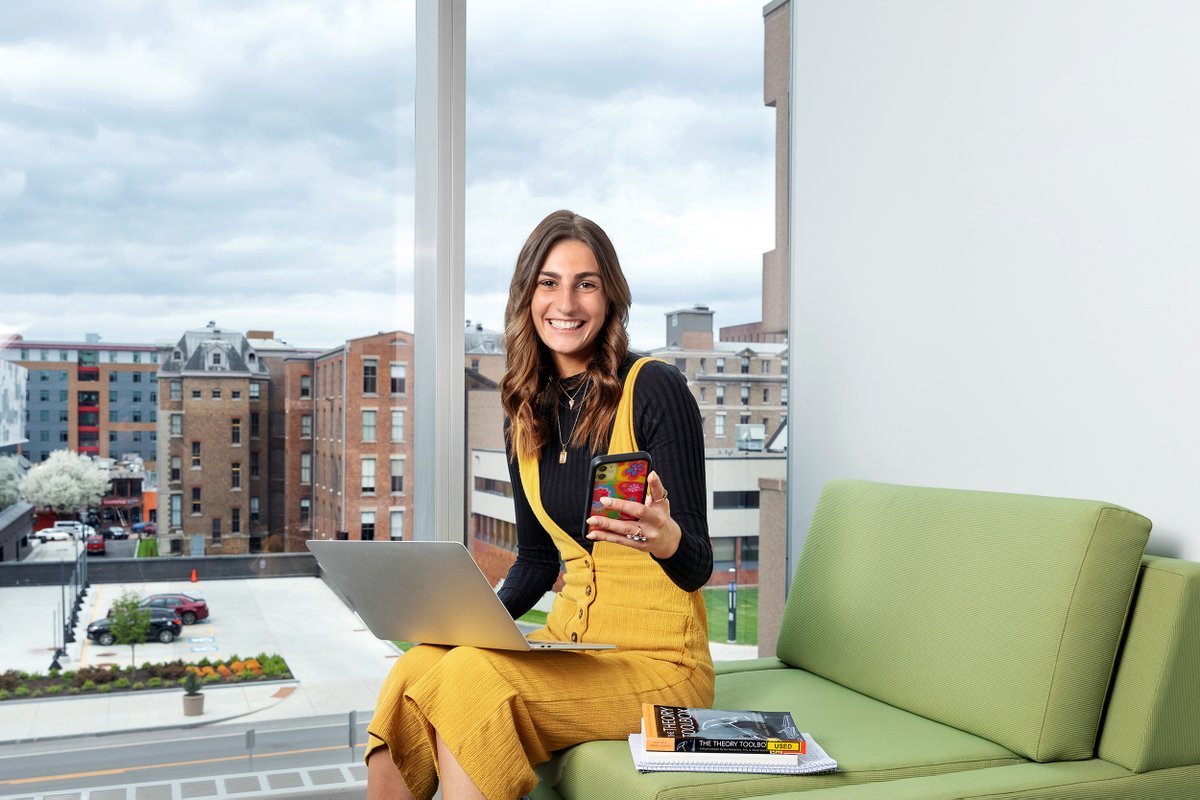 Syracuse University tweet media