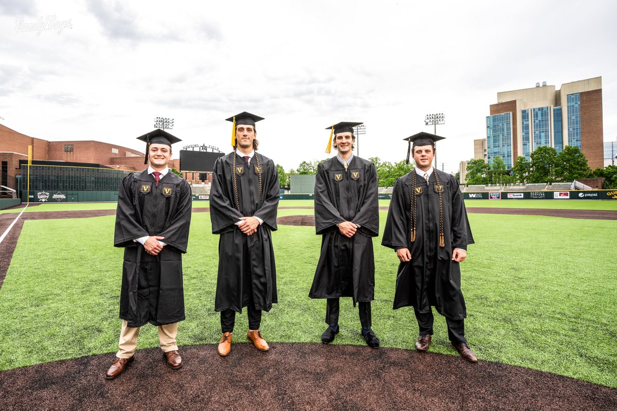 Congrats to our 2021 graduates. 👏🎓

#VandyBoys | #AnchorDown