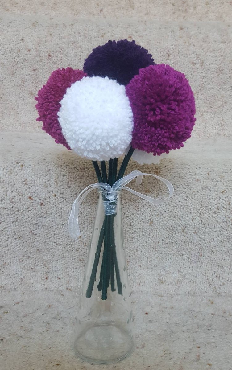 KnitandPromise's tweet photo. Day 19 of #sharing for #breastcancerhaven via #thebigteacosy I love these #pompom flowers, they last so much longer than real #flowers #handmadeflowers #weddingflowers #handmadebouquet #artificialflowers #handmadehour #etsygift #knitandpromisecrafts #smeuk https://t.co/DOJ1iSKb2h https://t.co/IlQV0nKHVD