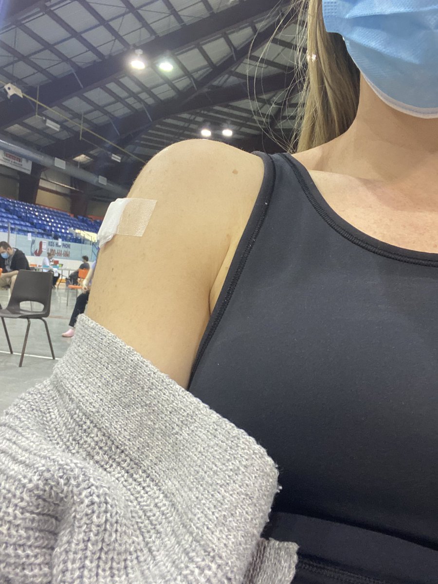 meganmcb_'s tweet photo. Got my first dose of #PfizerVaccine today!! I’m so excited I could cry!! #CovidVaccine #GetVaccinated https://t.co/7ecQ516e4h