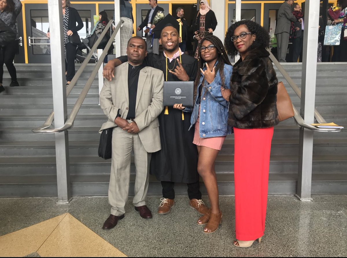 jp_toomuch's tweet image. Graduated from University of Wisconsin- Milwaukee 2 years ago! Going to college doesn’t guarantee much but I’m glad I finished because I was able to get a job and stayed employed throughout the pandemic where a lot of people unfortunately lost their jobs. Blessed and lucky 🙏🏾