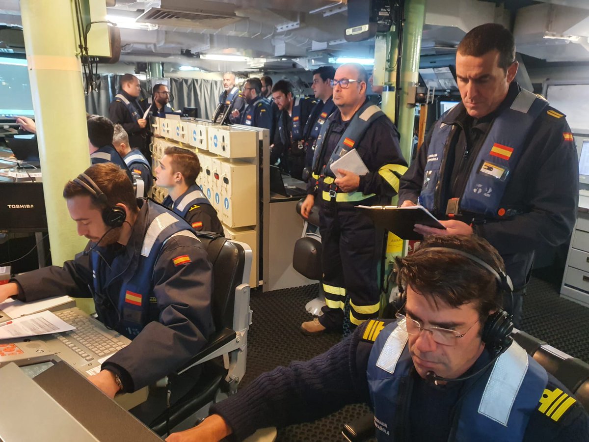 Armada_esp's tweet image. La fragata #CristobalColon continúa con su intensa actividad en el ejercicio #AtSeaDemonstration/#FormidableShield 2021 para conseguir cohesión e interoperabilidad en la defensa #IAMD junto al resto de unidades aliadas.