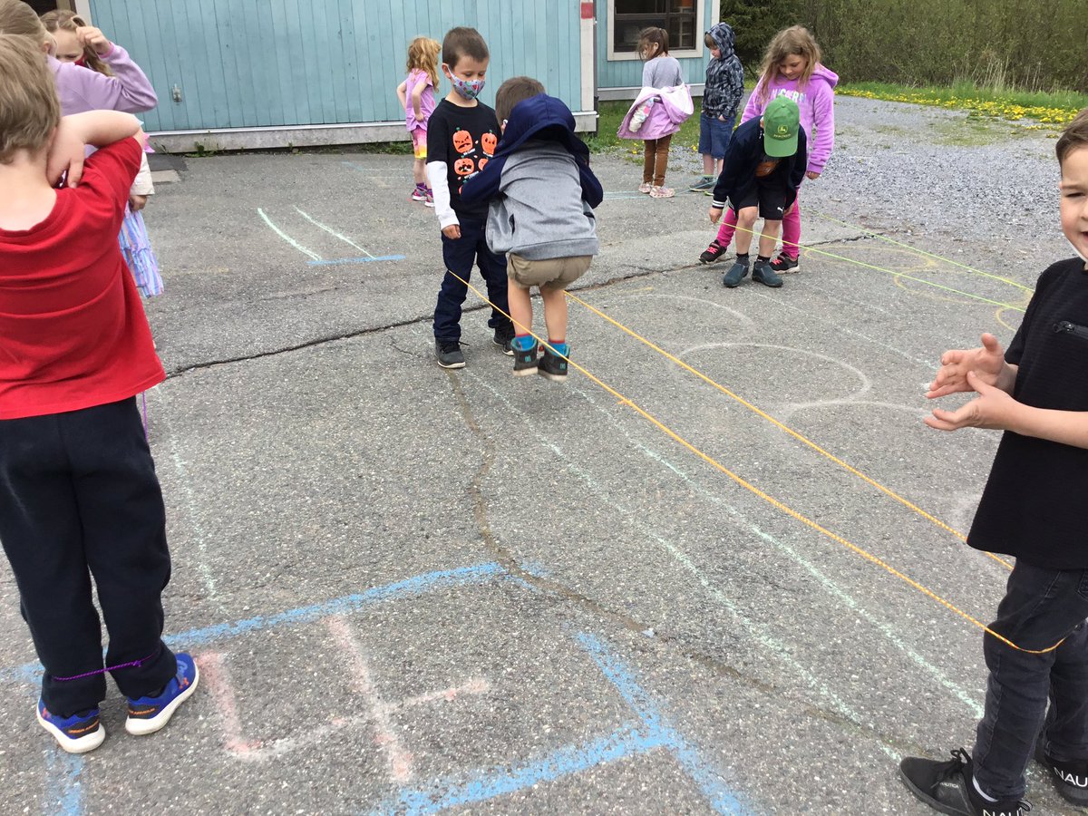 datl_ed's tweet image. We learned a new jumping activity today! Sequencing, taking turns, encouragement, exercise &amp;amp; fun! #playgroundgames #oldschool #physed #Chinesejumprope