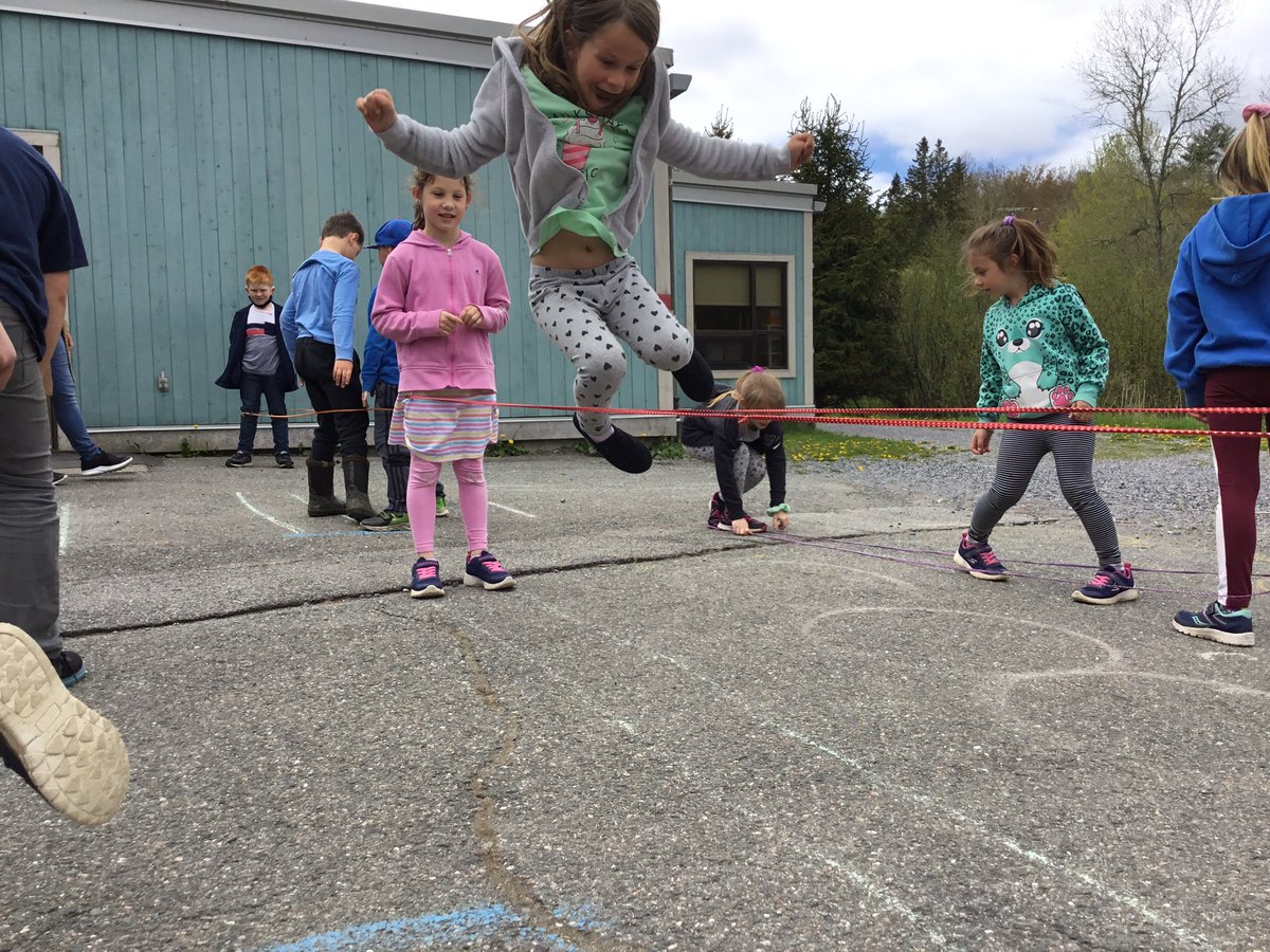 datl_ed's tweet image. We learned a new jumping activity today! Sequencing, taking turns, encouragement, exercise &amp;amp; fun! #playgroundgames #oldschool #physed #Chinesejumprope