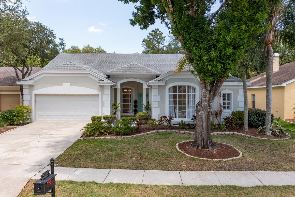 smith_associate's tweet photo. Just in time for summer fun... 😎 Take a peek at this large lot with plenty of room for activities in the Ellinwood neighborhood of the popular Lansbrook community! ☀️ #SmithIsHome #SmithSells 

Presented by Rebecka Calhoon

Additional Information: https://t.co/0hALiXEGjW https://t.co/Z4gfOFm2pZ