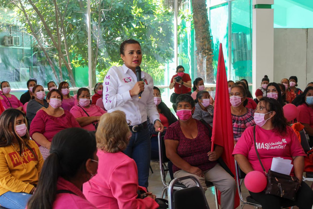 JuntasXDurango's tweet image. Bienvenida a Durango Presidenta @OnmpriNacional @MonseArcosV , gracias por respaldar a las candidatas y candidatos del PRI.

Juntos trabajando por un mejor México y las #MujeresONMPRI #JuntasPorDurango 💪🏻