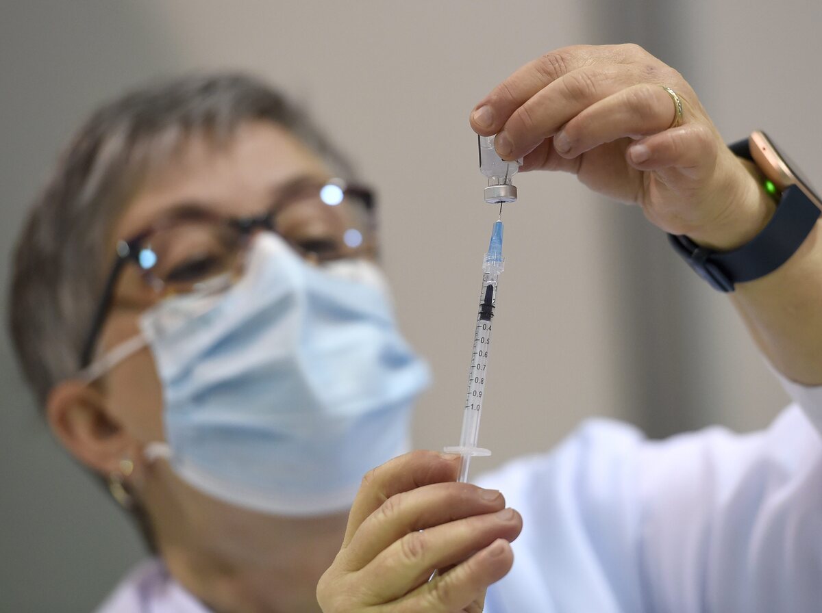 #Vaccination | Le plastique désigné comme toxique? Un groupe prévoit contester

«La seringue qui vous a donné le vaccin avait sûrement du plastique, d'ailleurs…» 💉
- Alexandre Meterissian

Écoutez ici 👉 bit.ly/3v4xKjc